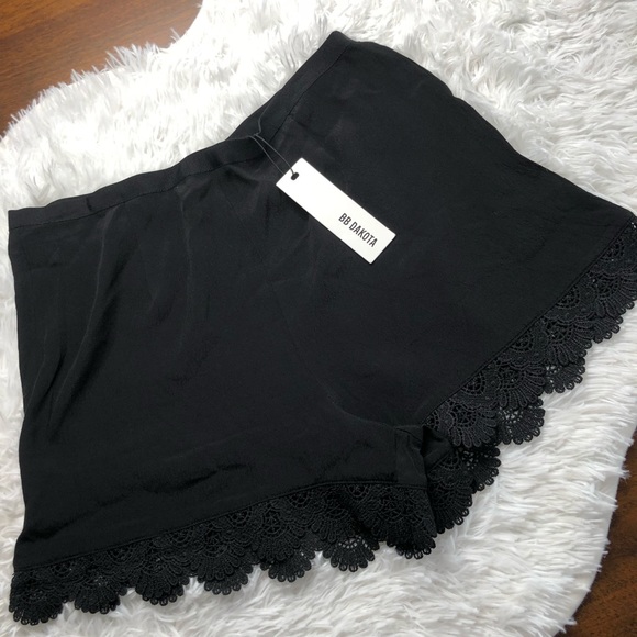 Jack by BB Dakota Ritchie Scallop Lace Trim Shorts - Picture 2 of 5